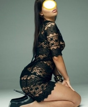 Сексапильная красотка с загадочным улыбкой и страстным желанием приглашает на интимное свидание. Я готова исполнить твои самые смелые фантазии и подарить море удовольствия и радости! 7323, 25 лет